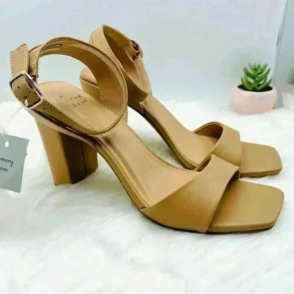 A New Day Light Tan ADR05 Sal 4” High Heel Open Toe Strappy Sandals Size 10 - Picture 3 of 8
